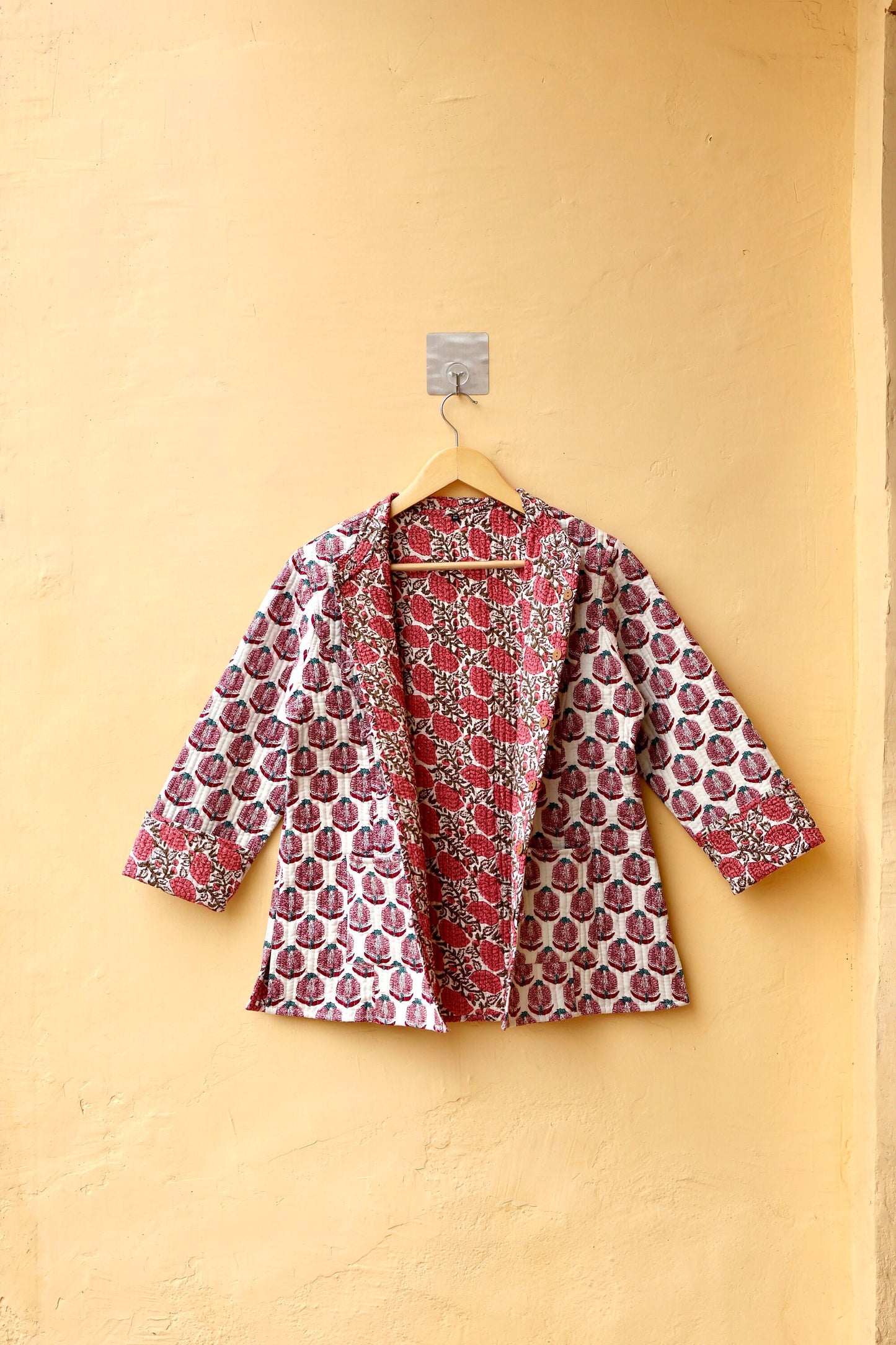 Indian Handmade Quilted Cotton Kantha Jacket Stylish White & Pink Floral Women's Coat, Reversible Waistcoat for Her