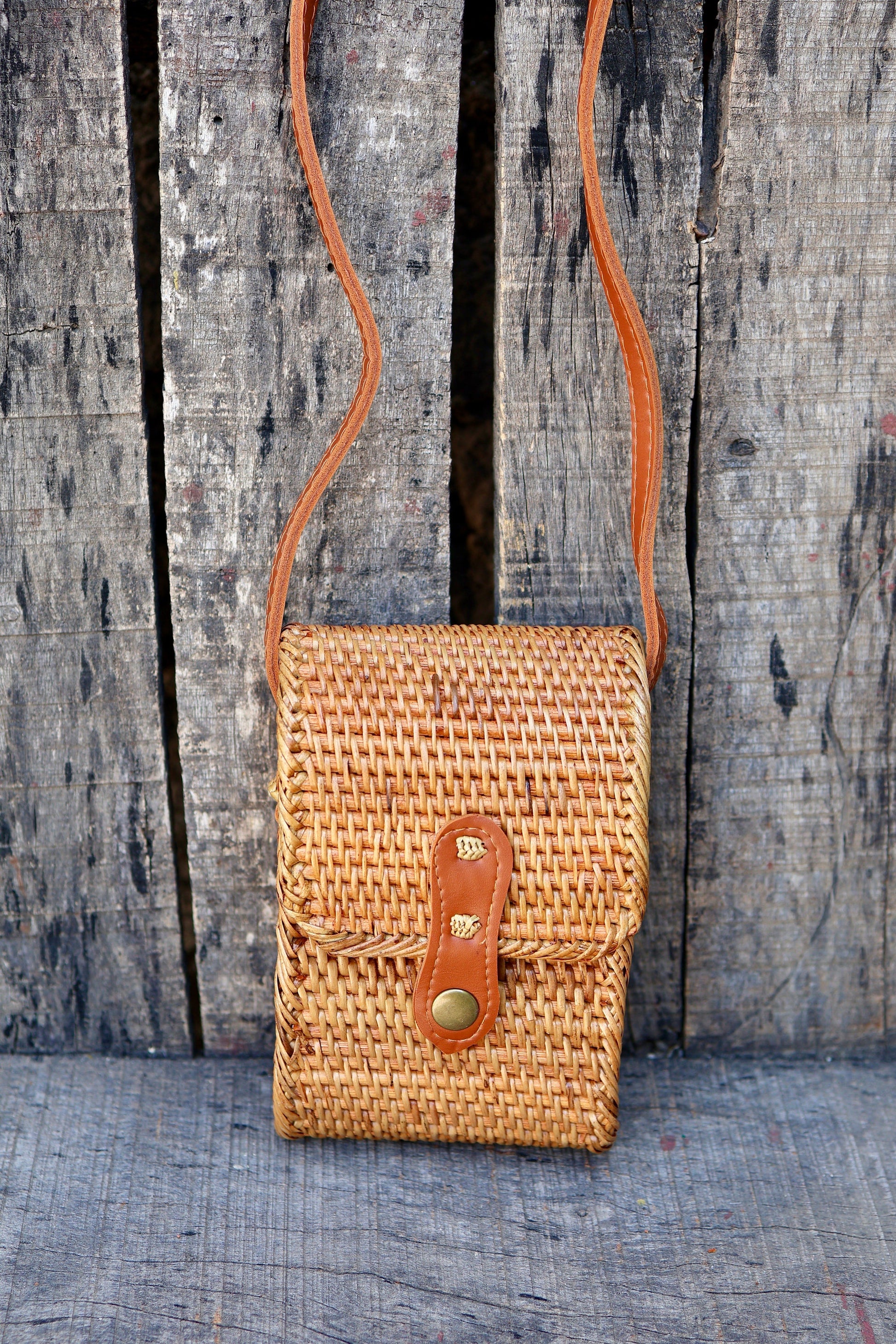 Small Handwoven Rattan Bali Bag, Shoulder Bag, Crossbody Purse for Mobile Phone, Braided Straw Bag, Bohemian Style Rattan Bags, Gift for her