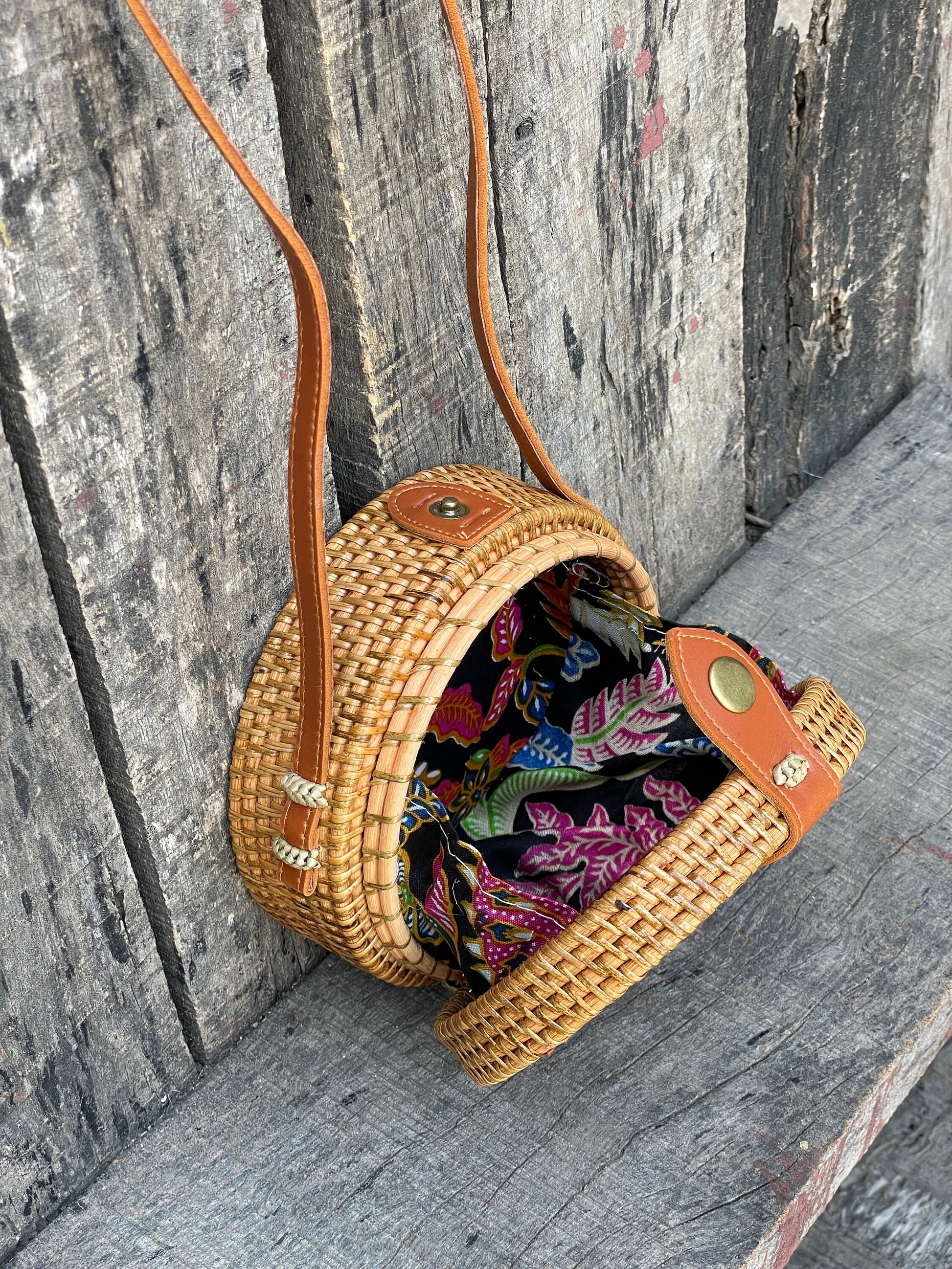 Round Rattan Bag with Flower Weaving, Bali Bag Handwoven Crossbody Purse, Braided Straw Bag, Bali Sling Bags, Rattan Bags, Gift for her