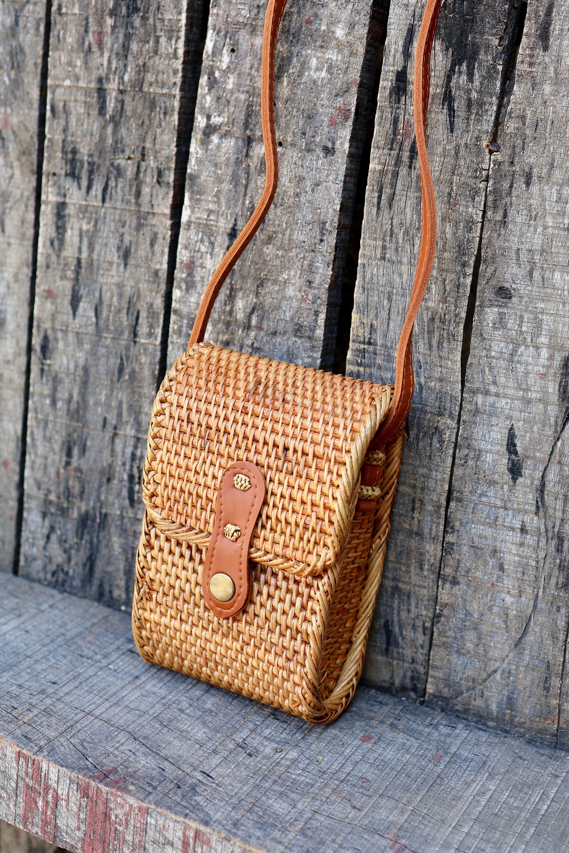 Small Handwoven Rattan Bali Bag, Shoulder Bag, Crossbody Purse for Mobile Phone, Braided Straw Bag, Bohemian Style Rattan Bags, Gift for her