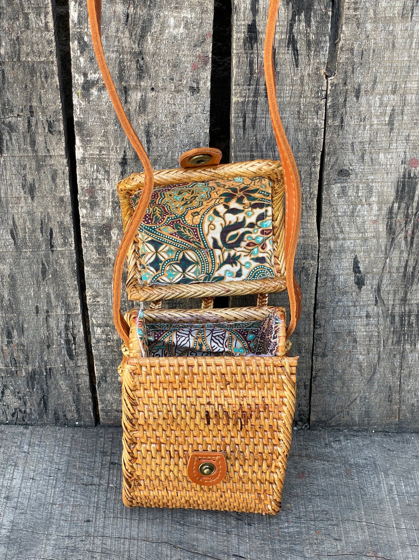 Small Handwoven Rattan Bali Bag, Shoulder Bag, Crossbody Purse for Mobile Phone, Braided Straw Bag, Bohemian Style Rattan Bags, Gift for her