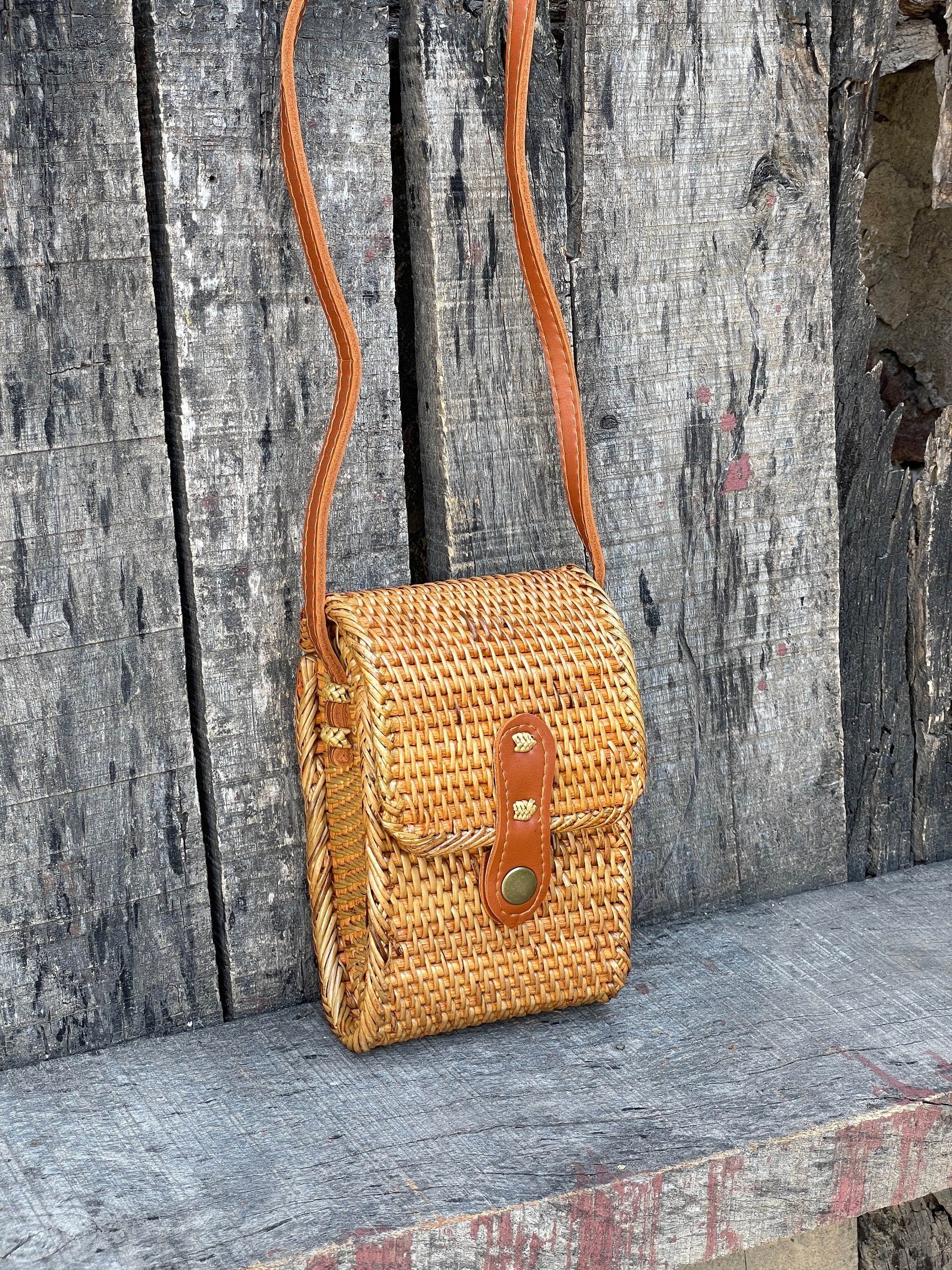 Small Handwoven Rattan Bali Bag, Shoulder Bag, Crossbody Purse for Mobile Phone, Braided Straw Bag, Bohemian Style Rattan Bags, Gift for her